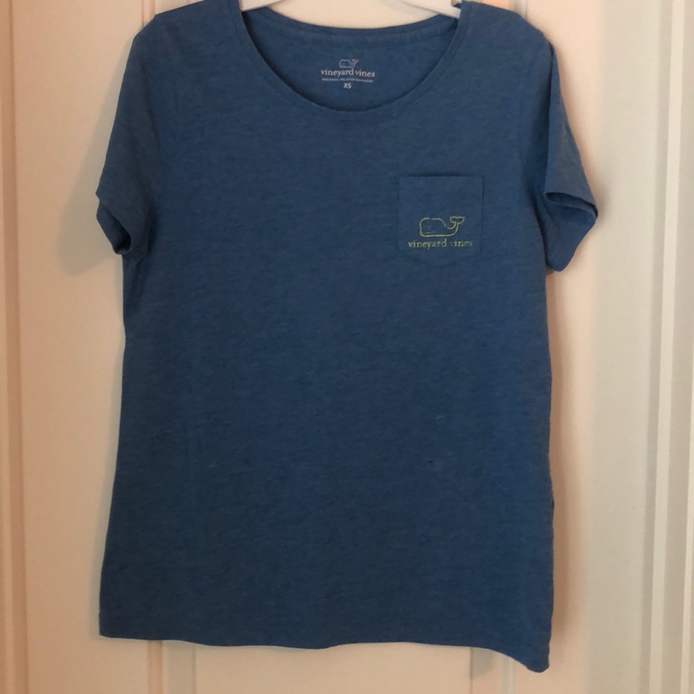 Women’s Vineyard Vines t-shirt